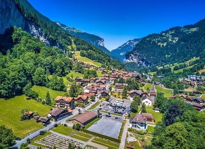 Exploring Interlaken & Lauterbrunnen Valley: A Journey into the Heart of the Swiss Alps