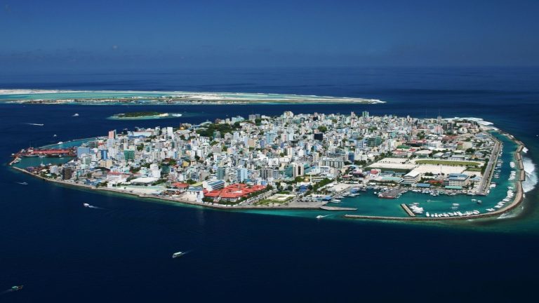 Island Hopping in the Maldives: The Ultimate Tropical Escape