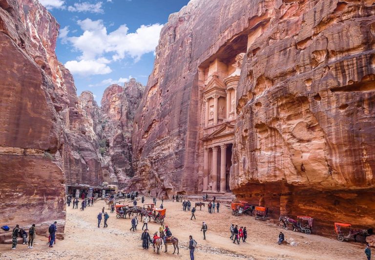 Petra, Jordan: The Ultimate Travel Guide