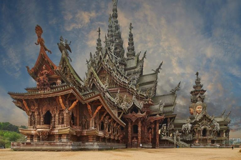 Top Temples to Visit in Thailand