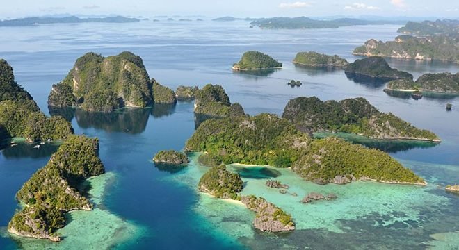 🌴 The Ultimate Indonesia Island Hopping Guide