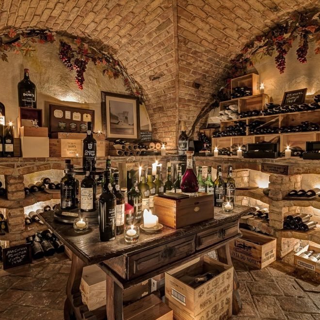Porto wine cellars guide