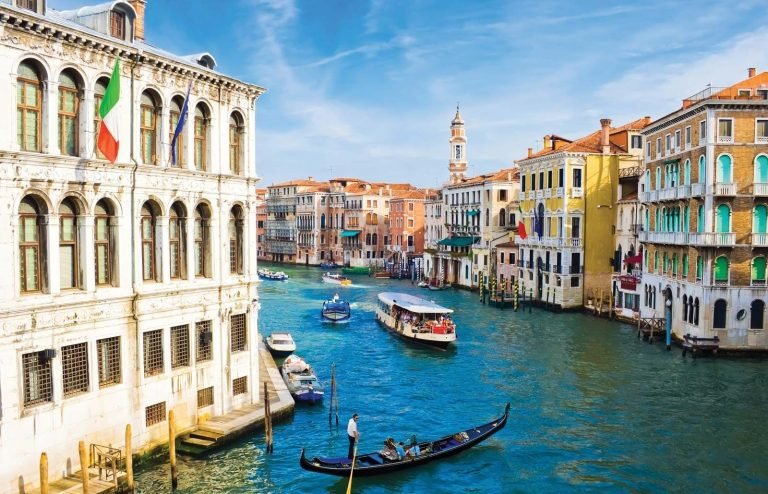 Venice gondola ride tips