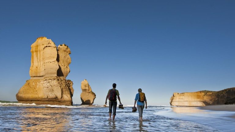 Top iconic Australian coastal walks